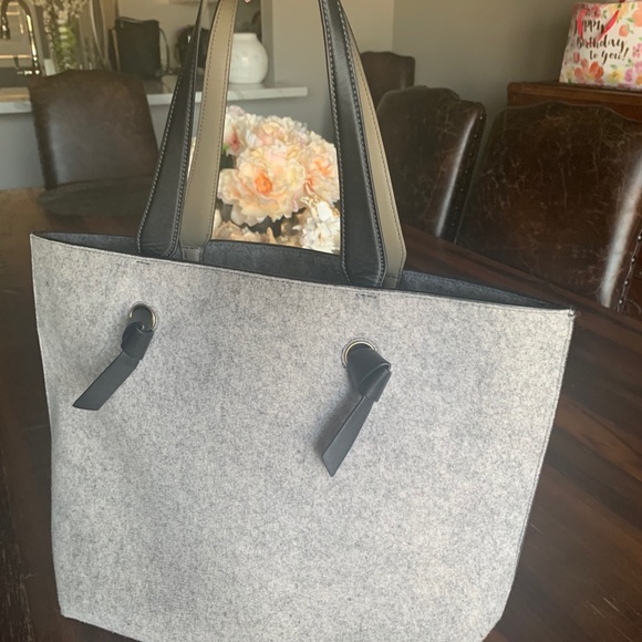 Tory Burch leather and felt tote - Picture 3 of 6